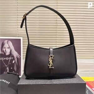 🧚🏻‍♀️YSL 🧚🏻‍♀️LE 5 À 7 HOBO BAG IN SMOOTH LEATHER NOIR